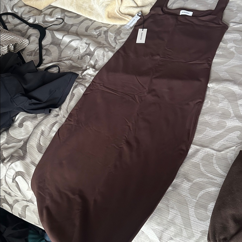 NWT Aritzia Babaton Contour Squareneck Dress in Coffee Bean - Picture 2 of 5